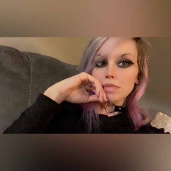 Meet your Posher, Katie - Picture 2 of 7